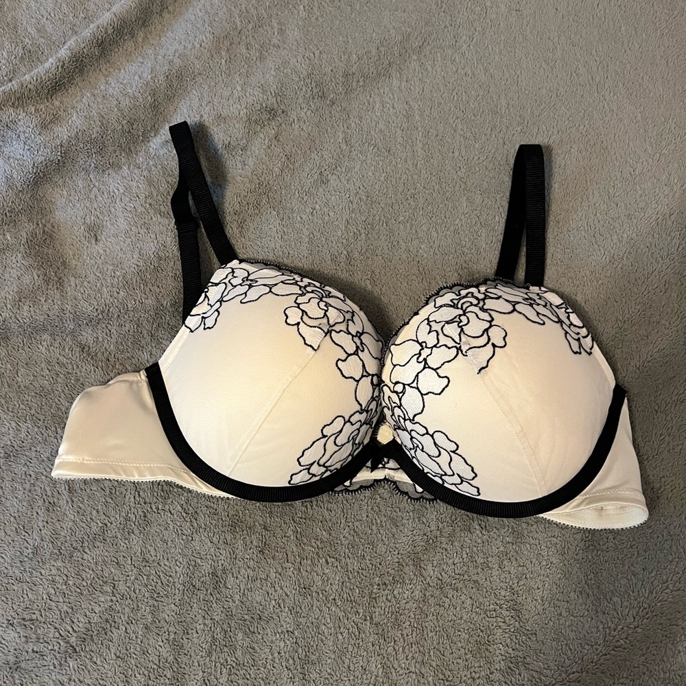 Torrid Black Lace Overlay Push Up Bra 49C
